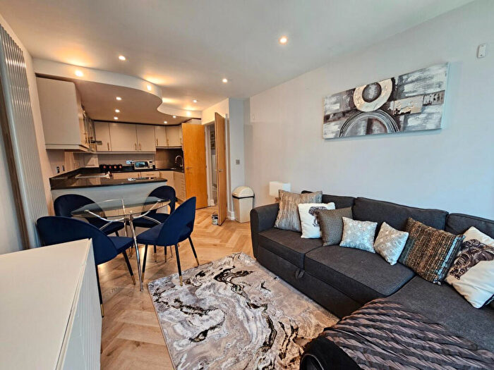 1 Bedroom Apartment To Rent In Millharbour, London, E14