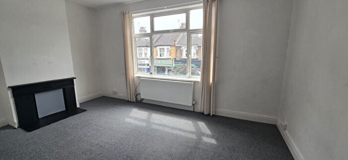 1 Bedroom Flat To Rent In Francis Road, Leyton, E10