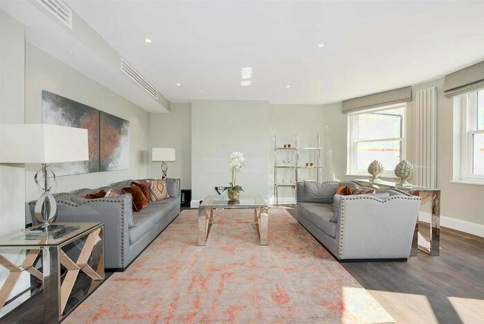 5 Bedroom Flat To Rent In Arkwright Road, London, NW3