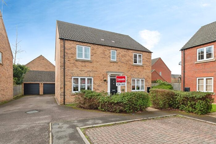 4 Bedroom Detached House For Sale In Grebe Close, Calvert, Buckingham, MK18