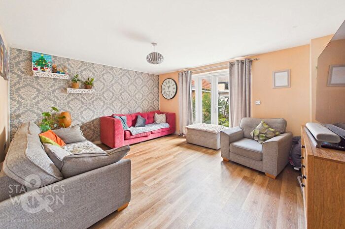 4 Bedroom Detached House For Sale In Swallow Drive, Wymondham, NR18