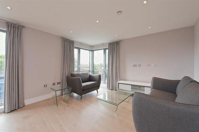 2 Bedroom Flat To Rent In Coningham Road, Harlequin House, Shepherd's Bush, W12