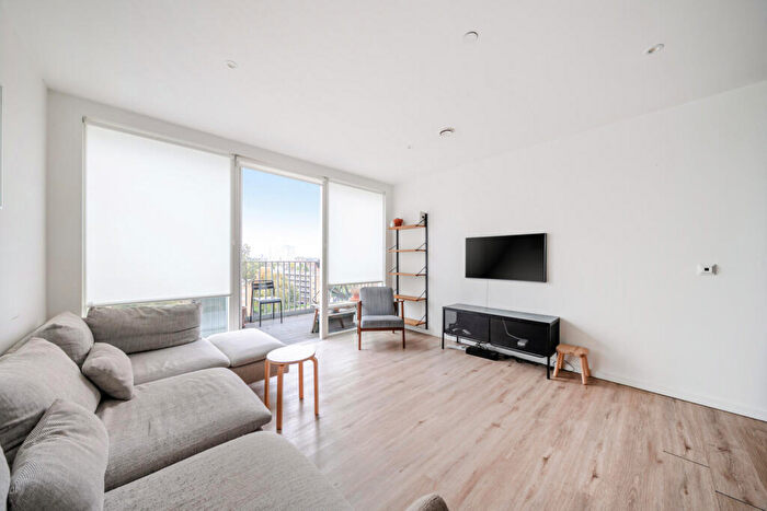 1 Bedroom Apartment For Sale In Timberyard Street, London, SE8