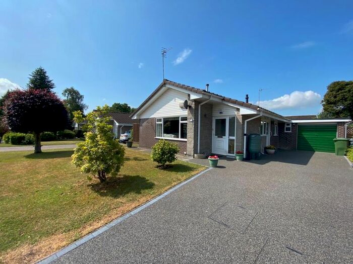 3 Bedroom Bungalow For Sale In Coniston Drive, Holmes Chapel, Crewe, CW4