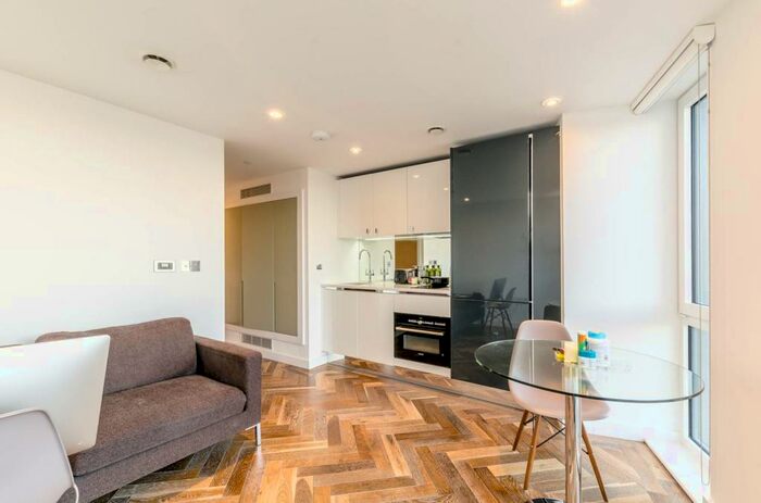 Studio To Rent In City Road, Clerkenwell, London, EC1V