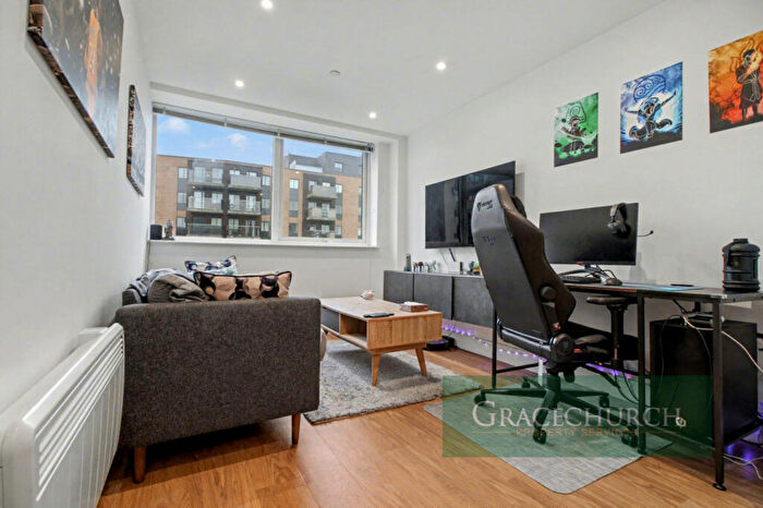 1 Bedroom Flat For Sale In Papermill House, South Street, Romford, RM1