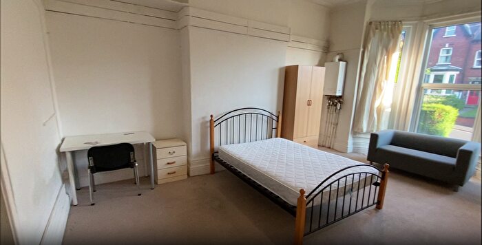 1 Bedroom Flat To Rent In Flat, Kelso Road, LS2