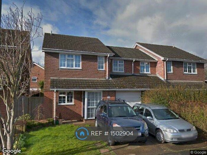 4 Bedroom Semi-Detached House To Rent In Shepherds Close, Shepperton, TW17