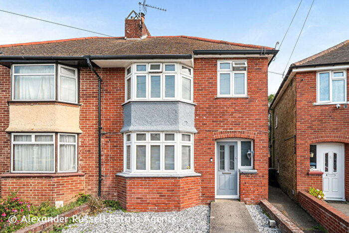 3 Bedroom Semi-Detached House For Sale In Cecilia Grove, Broadstairs, CT10