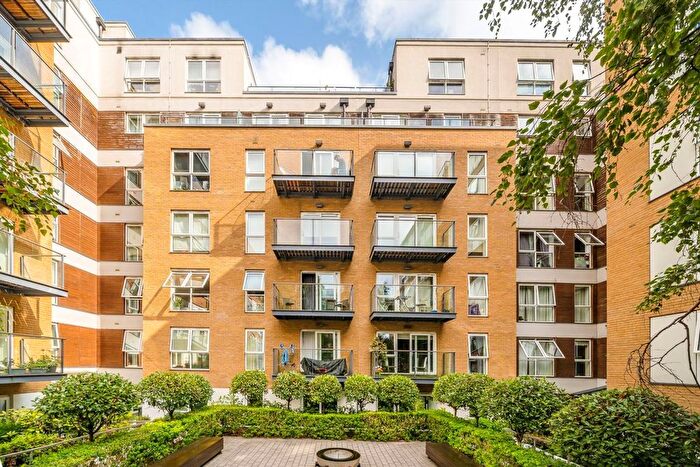 1 Bedroom Flat For Sale In Bromyard Avenue, Acton, W3
