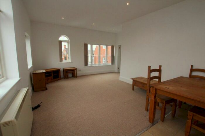 2 Bedroom Flat To Rent In Swindon Road, Stratton, SN3