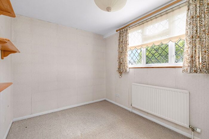 3 Bedroom Detached House For Sale In Laleham Road, Staines-Upon-Thames, TW18
