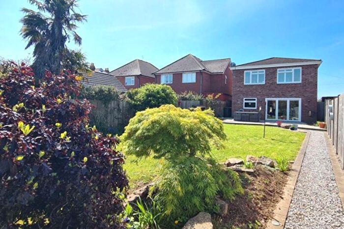 4 Bedroom Detached House For Sale In Hill Head Road, Hill Head, Fareham, PO14