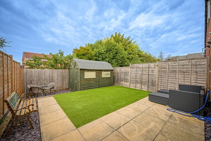 3 Bedroom End Of Terrace House For Sale In Greenfields Drive, Newport, TF10