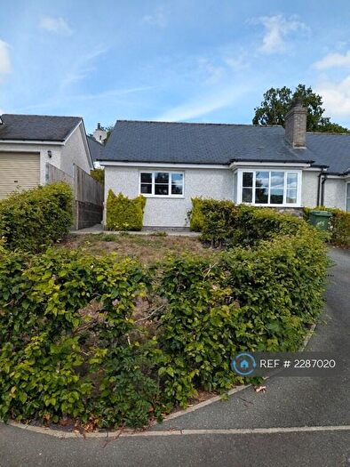 2 Bedroom Bungalow To Rent In Maes Treflyn, Bala, LL23