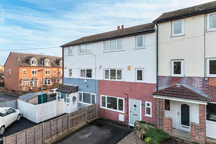 3 Bedroom Terraced House For Sale In Neville Road, Otley, LS21