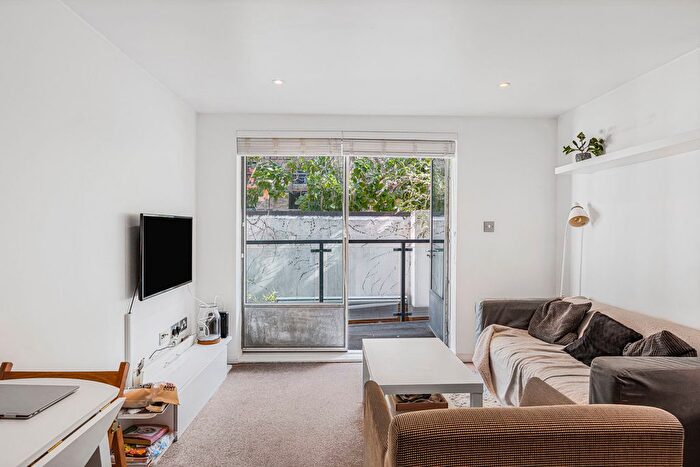 2 Bedroom Flat To Rent In Westminster Bridge Road, London, SE1