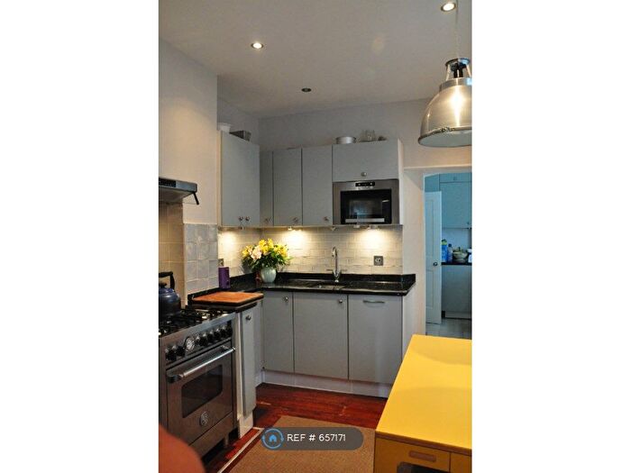 1 Bedroom Flat To Rent In Peacock Street, London, SE17