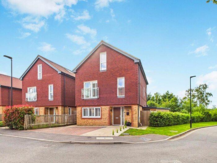 4 Bedroom Detached House For Sale In King Edward Close, Christs Hospital, RH13