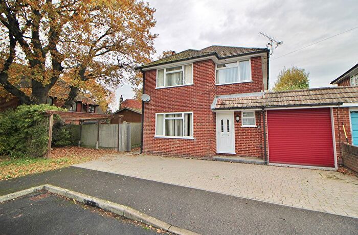 3 Bedroom Detached House For Sale In Linda Grove, Cowplain, PO8