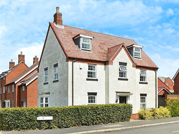 5 Bedroom Detached House For Sale In Keele Drive, Church Gresley, DE11
