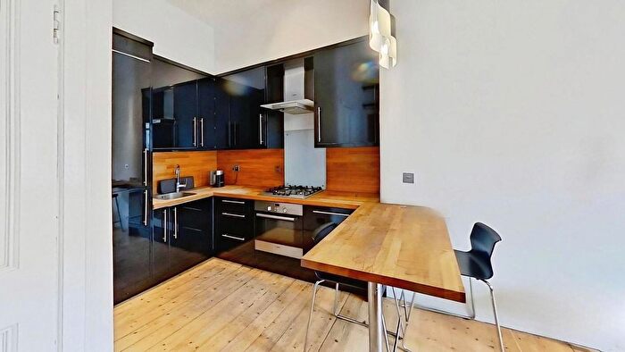 2 Bedroom Flat To Rent In Comely Bank Street, Edinburgh, EH4