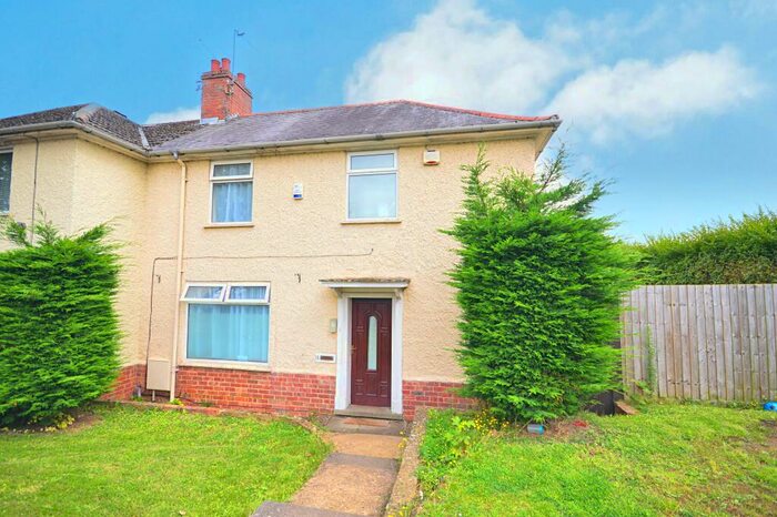 3 Bedroom Semi-Detached House To Rent In Edgar Road, Kettering, NN16