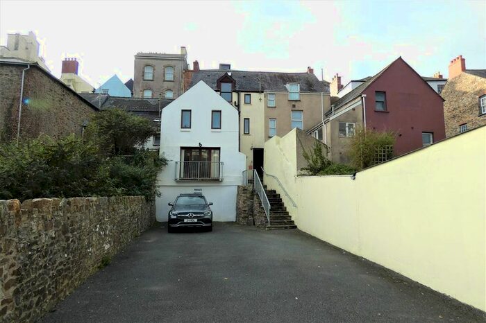 3 Bedroom Town House To Rent In Dark Street, Haverfordwest, SA61