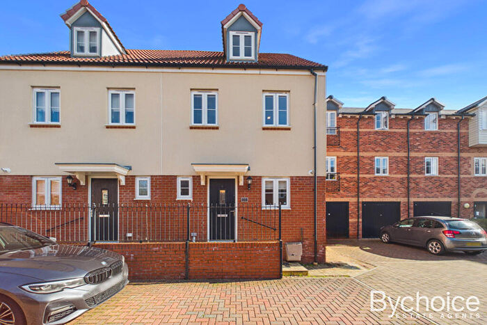 3 Bedroom Semi Detached House For Sale In Blunden Close, Long Melford, Suffolk, CO10