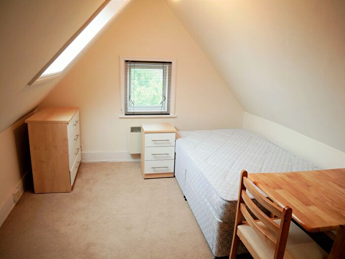 Studio To Rent In Shakespeare Avenue, Hayes, UB4