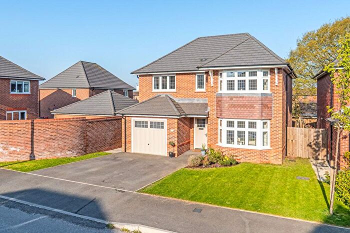4 Bedroom Detached House For Sale In Ffordd Glynne, Penymynydd, CH4