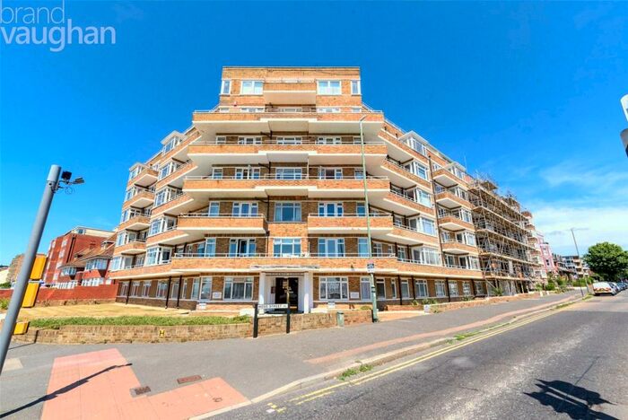 2 Bedroom Flat To Rent In Viceroy Lodge, Kingsway, Hove, BN3