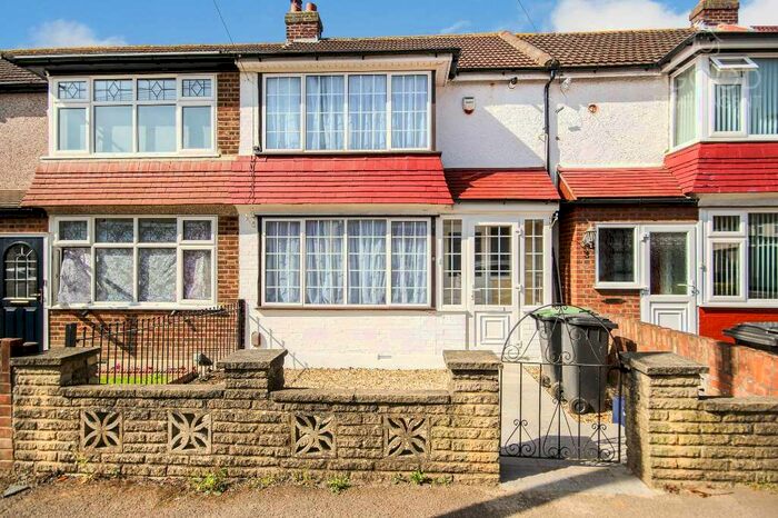 3 Bedroom Terraced House To Rent In Cranleigh Gardens, Loughton, IG10