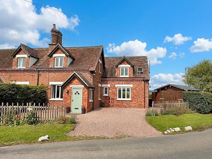4 Bedroom Semi-Detached House For Sale In Wainlode Hill, Norton, GL2
