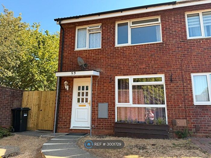 3 Bedroom Semi-Detached House To Rent In Westhill, Milton Keynes, MK14