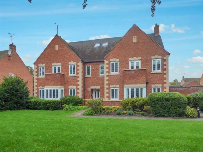 2 Bedroom Apartment To Rent In Coopers Close, Stratford Upon Avon, CV37