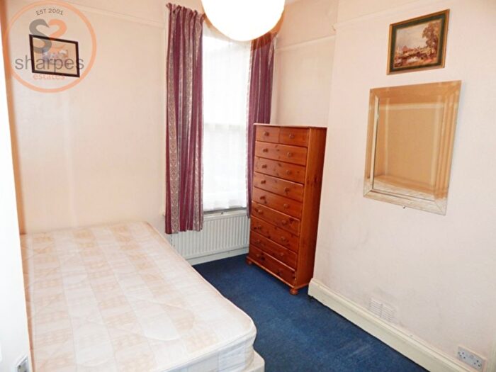 2 Bedroom Flat To Rent In Barcombe Avenue, Streatham, London, SW2