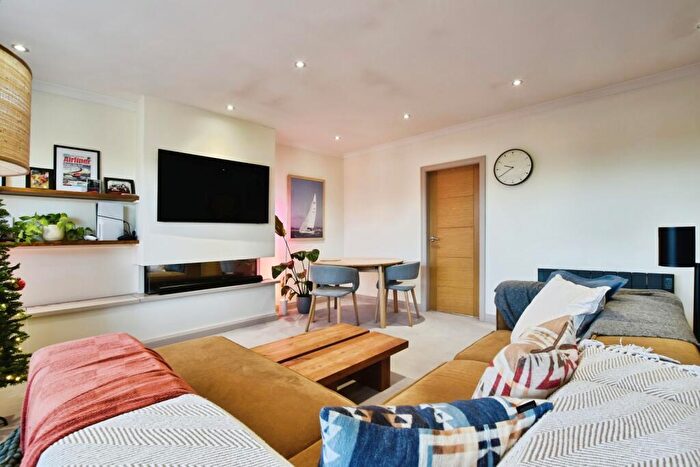 1 Bedroom Apartment For Sale In Pownall Court, Wilmslow, Cheshire, SK9