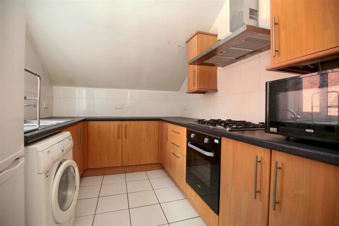 5 Bedroom Maisonette To Rent In Kelvin Grove, Sandyford, Newcastle Upon Tyne NE2