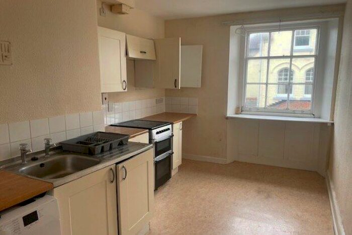 2 Bedroom Flat To Rent In St. Edmund Street, Weymouth, DT4