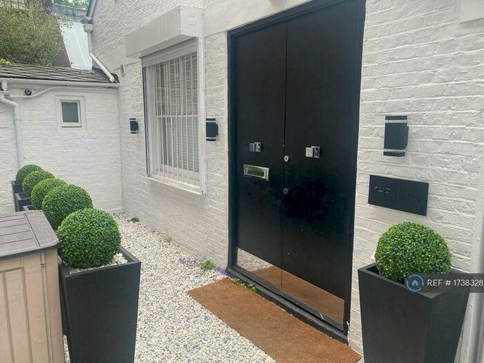 3 Bedroom Detached House To Rent In Gunter Grove, London, SW10