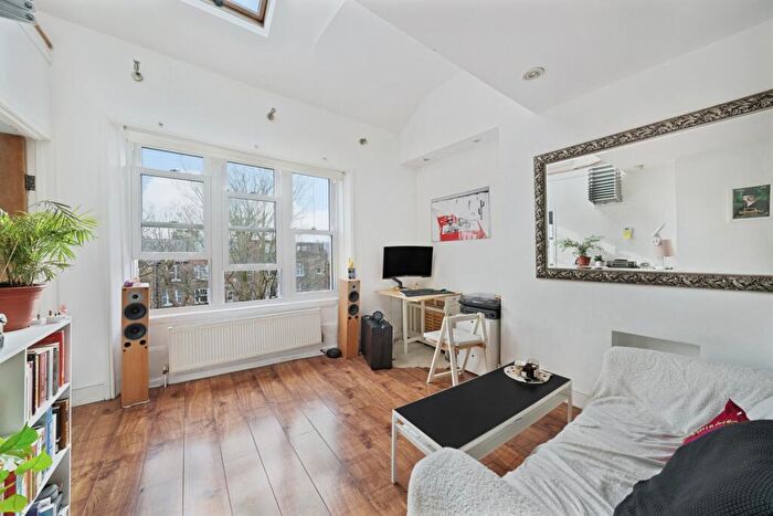 1 Bedroom Flat To Rent In Garlinge Road, West Hampstead, NW2