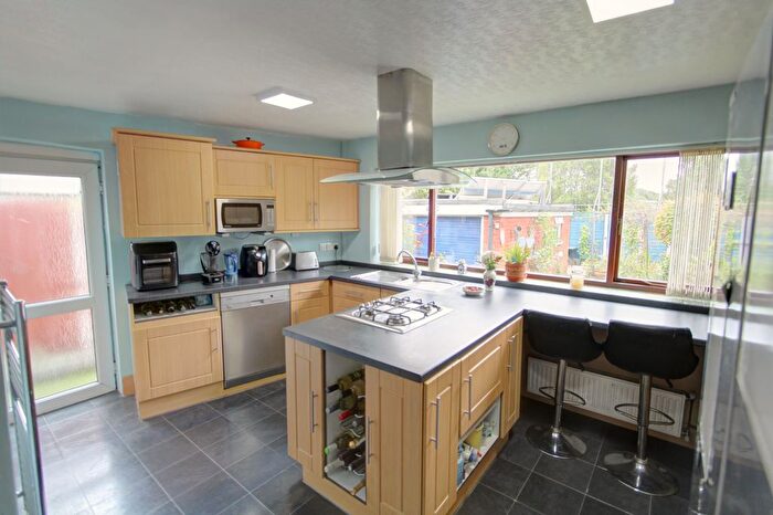 3 Bedroom Semi-detached House For Sale In Wrexham Avenue, Walsall, WS2