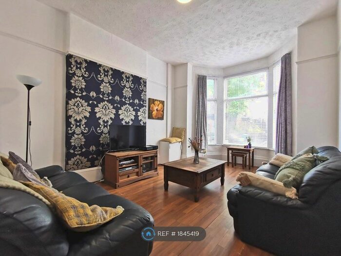 6 Bedroom Semi-Detached House To Rent In Hartington Road, Toxteth, Liverpool, L8