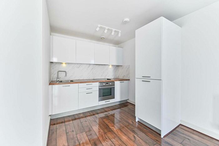 2 Bedroom Flat To Rent In Masons Avenue, Central Croydon, Croydon, CR0