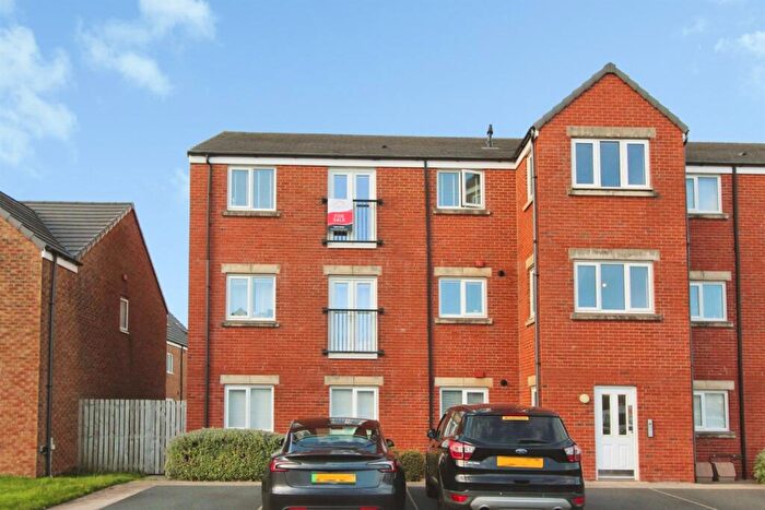 2 Bedroom Apartment For Sale In Admiral Close, CA14