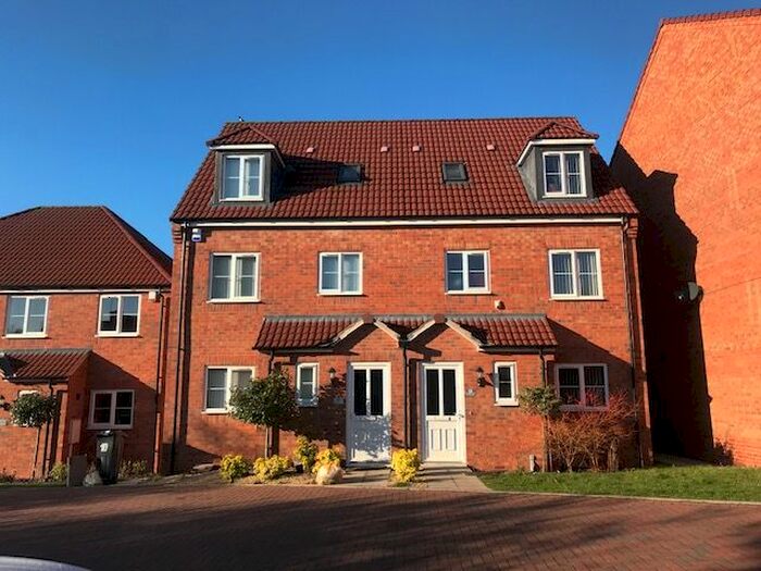 4 Bedroom Semi-Detached House To Rent In Harleston Close, Leicester, LE5