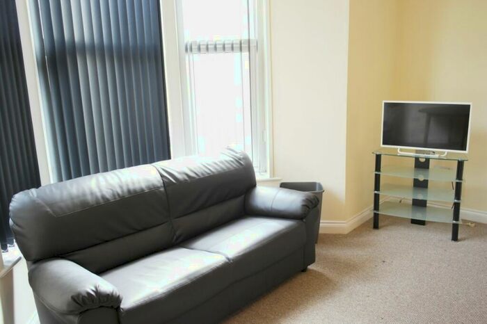 1 Bedroom Apartment To Rent In Sutherland Road, F2