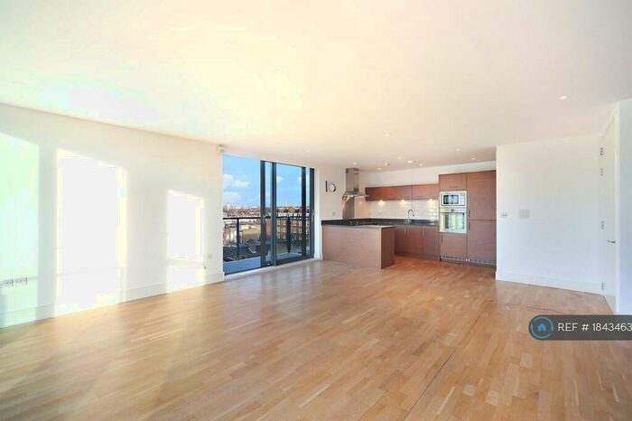 2 Bedroom Flat To Rent In Fulham Road, London, SW10