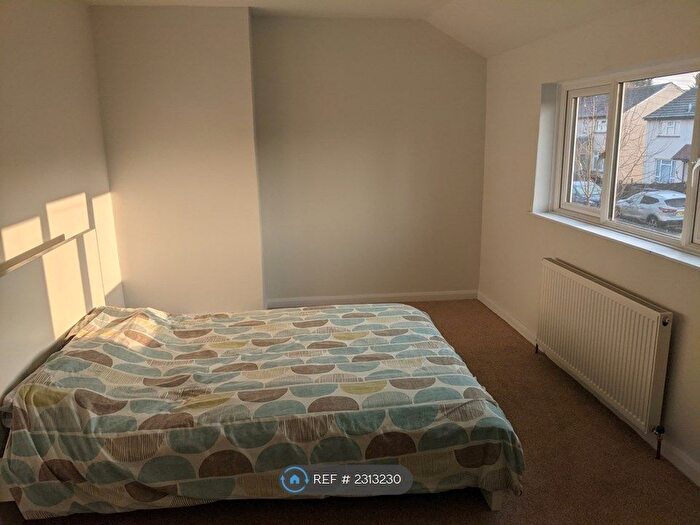 2 Bedroom Terraced House To Rent In Granville Road, Woking, GU22